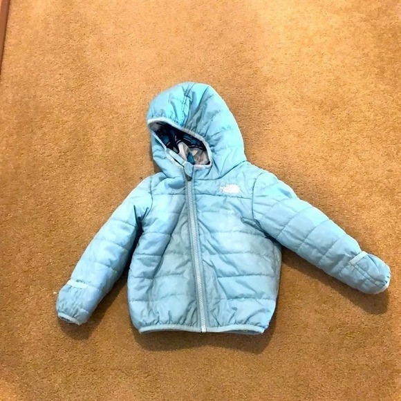 The North Face Kids Reversible Puffy Jacket - Picture 1 of 9